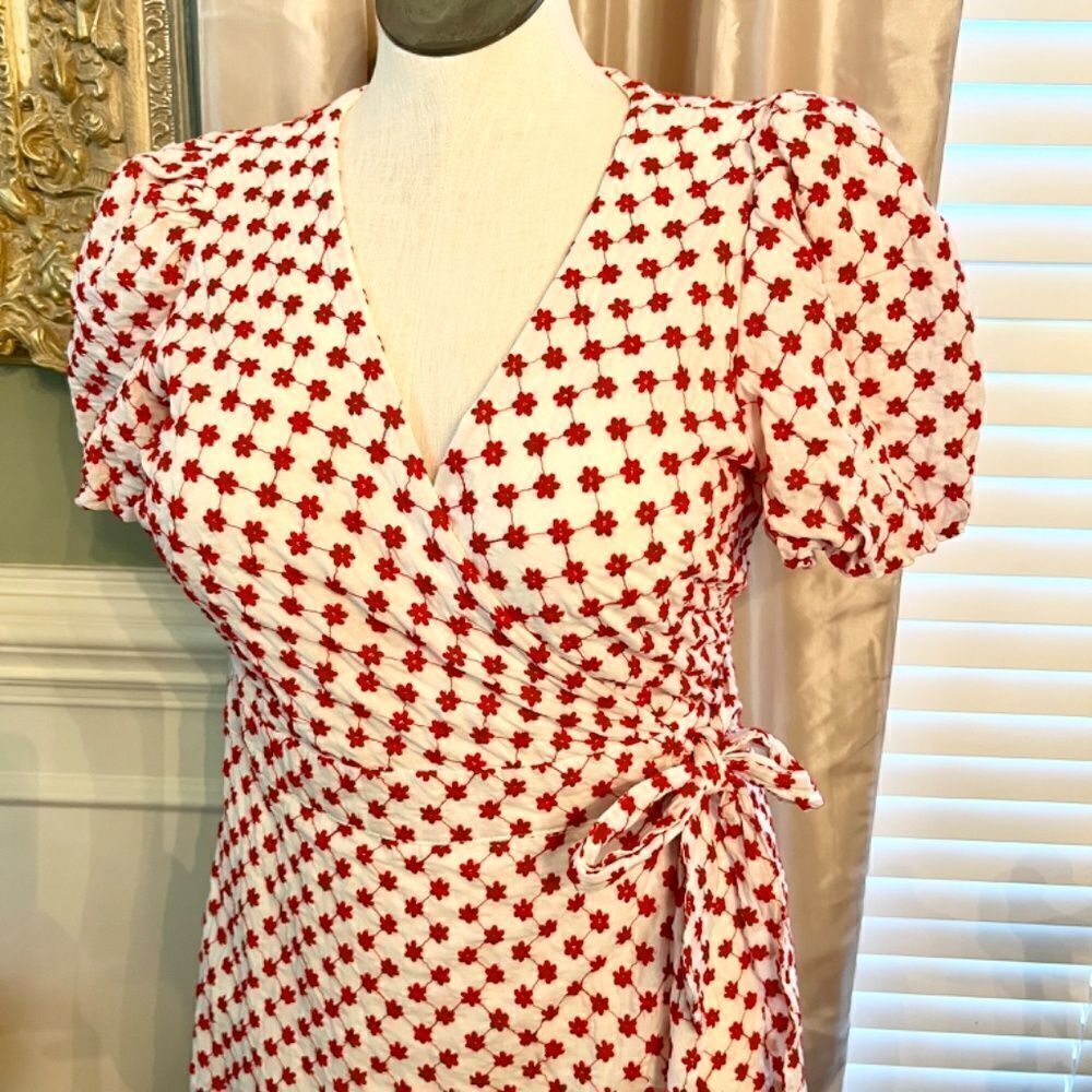 EUC Draper James RSVP Red White Embroidered Wrap Dress Size LARGE - Picture 4 of 4